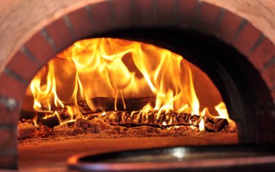 Com es cuina una pizza artesanal dins del forn